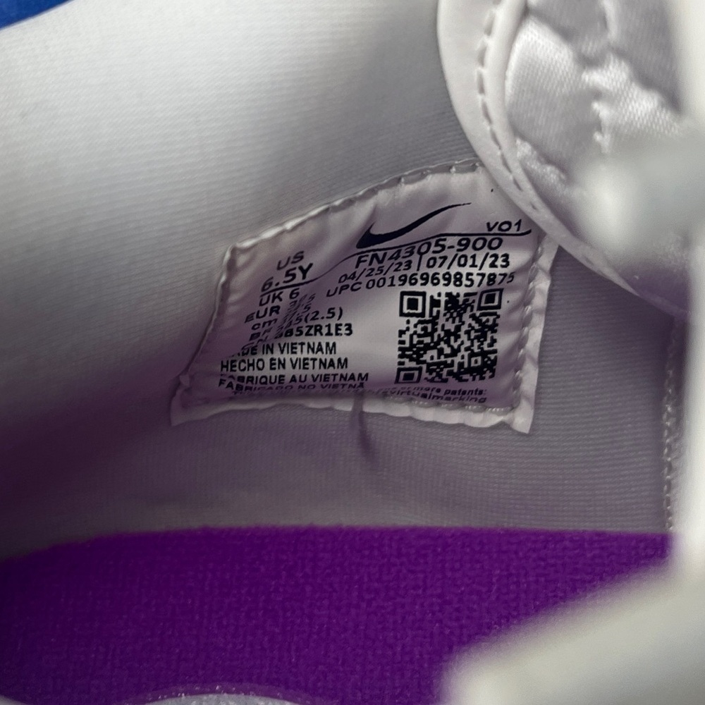 Nike
Lebron james 21
‘Movie night’
NWOT - Picture 12 of 14